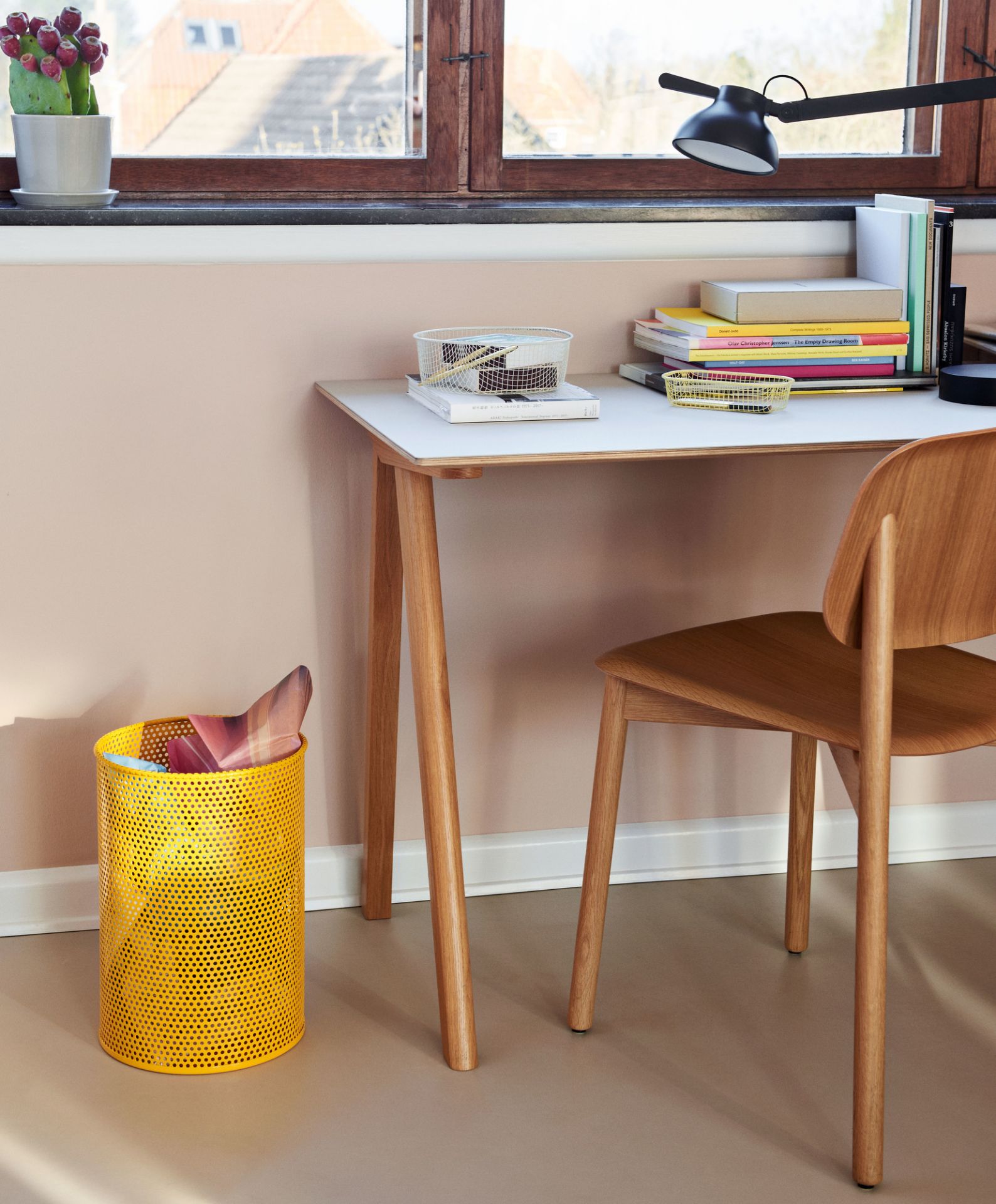 Copenhague CPH 90 Desk Hay